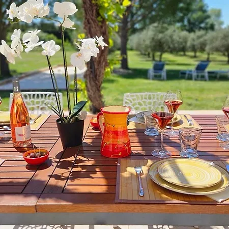 La Ramade 5 & Table D'hotes En Drome Provencale Bed and breakfast Tulette