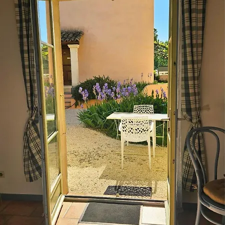 La Ramade 5 & Table D'hotes En Drome Provencale Frühstückspension